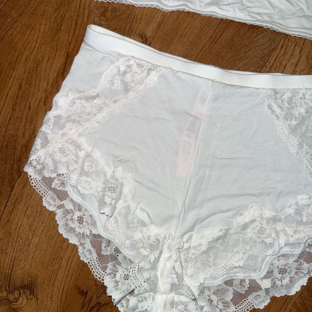 NWT Victoria’s Secret Set - Picture 2 of 6